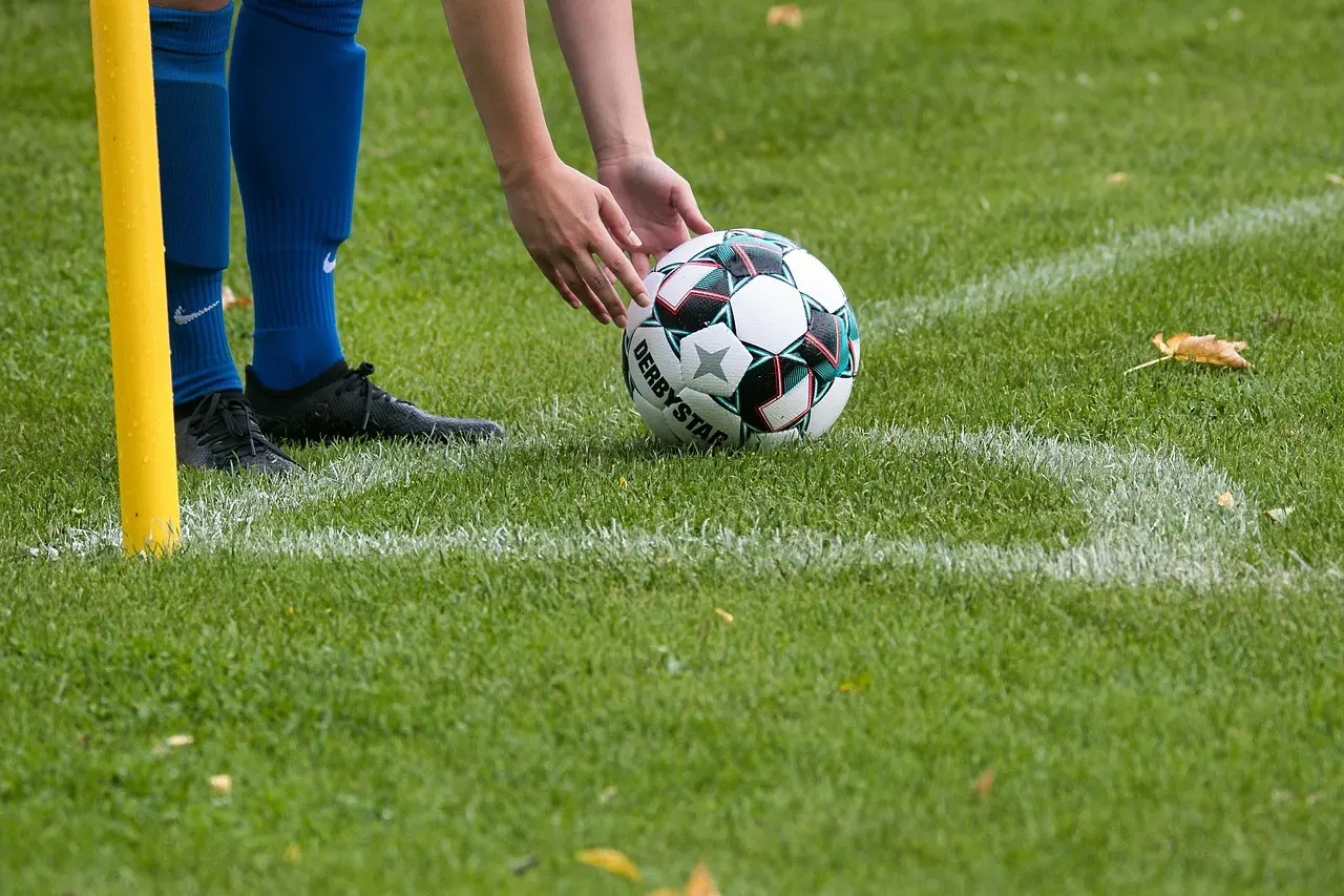 Åbningsrunde med målbrag, tidlige udvisninger og dramatik i Segunda División 2025/26