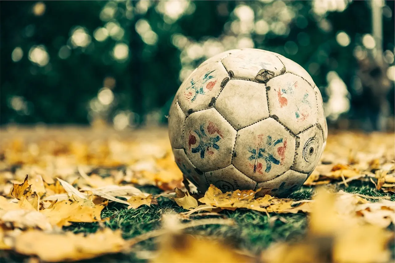 Primera Federación – Gruppe 2, runde 2: straffespark, sene scoringer og pointdelinger på tværs af Spanien