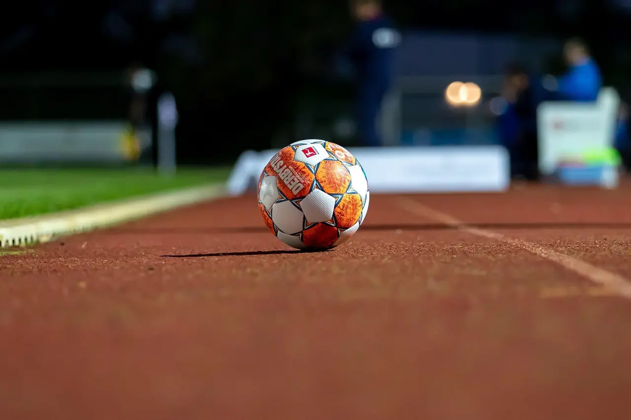 Primera Federación Gruppe 1 – runde 29: Små marginaler, straffespark og røde kort prægede en uhyre tæt runde