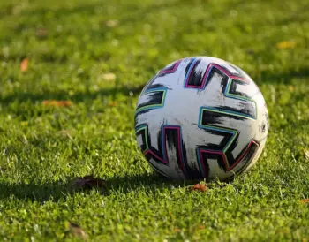 Runde 25 i Segunda División: klare udsving, sene afgørelser og masser af disciplinære noter