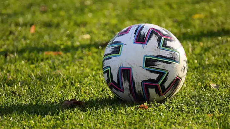 Runde 25 i Segunda División: klare udsving, sene afgørelser og masser af disciplinære noter