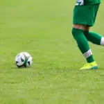 Runde 29 i Primera División RFEF – Gruppe 2: Smalle sejre, rødt drama og klare udladninger