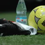 Runde 18 i Primera Federación – Gruppe 2: mål, udvisninger og tætte opgør over hele linjen