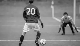 Sene afgørelser, straffespark og røde kort: Runde 25 i Primera RFEF – Gruppe 1 samlet på ét sted