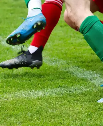 Sene afgørelser, udvisninger og tætte opgør: Hele runde 17 i Primera Federación – Grupo 1