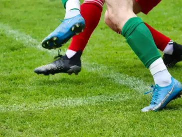 Sene afgørelser, udvisninger og tætte opgør: Hele runde 17 i Primera Federación – Grupo 1