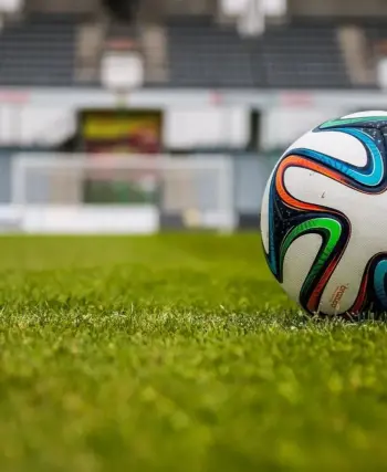 Smalle sejre, målfest i Ourense og tre målløse opgør – runde 23 i Primera División RFEF Group 1