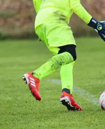 Stramme margins, sene afgørelser og sikre hjemmesejre: Runde 20 i Primera Federación – Gruppe 1 samlet på fodboldispanien.dk