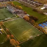 Sene afgørelser, straffespark og røde kort: Runde 25 i Primera RFEF – Gruppe 1 samlet på ét sted